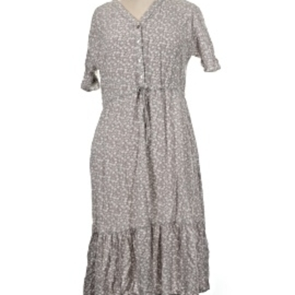 Black & White Floral V-Neck Tiered Midi Dress - Picture 2 of 5